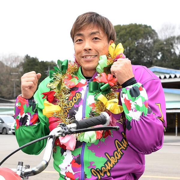 青山周平が逃げ切り大会初&G1で13回目V/飯塚