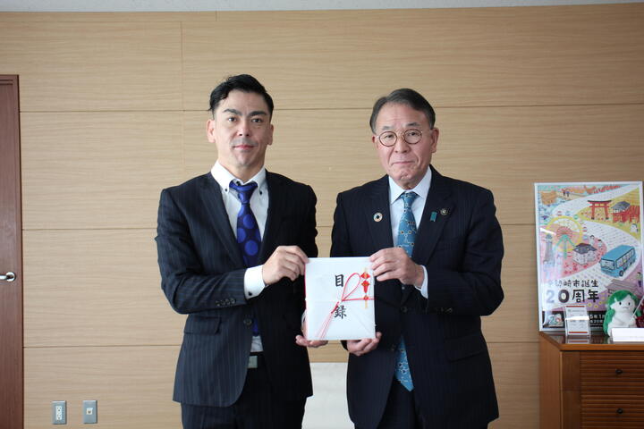 【写真】選手会伊勢崎支部が伊勢崎市へふるさと納税【寄付金】.jpeg