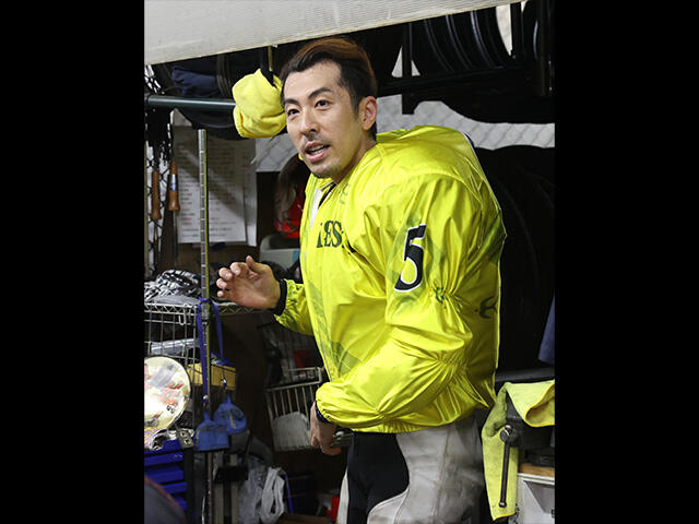 【日刊提供】「上昇ムード」地元アドバンテージ生かし新井恵匠は3Rを快勝／伊勢崎