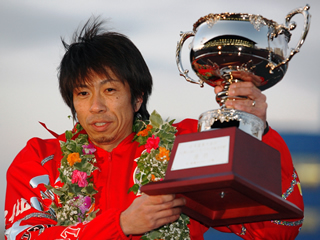 高橋 貢選手No.1勝負服 Newデザイン決定!|インフォメーション 高橋 貢選手No.1勝負服 Newデザイン決定!|インフォメーション